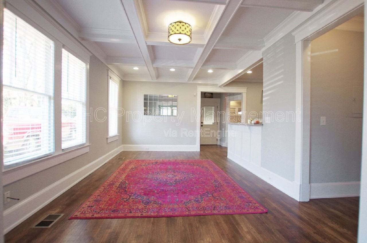 1208 Arkwright Pl Se - Photo 7 of 19