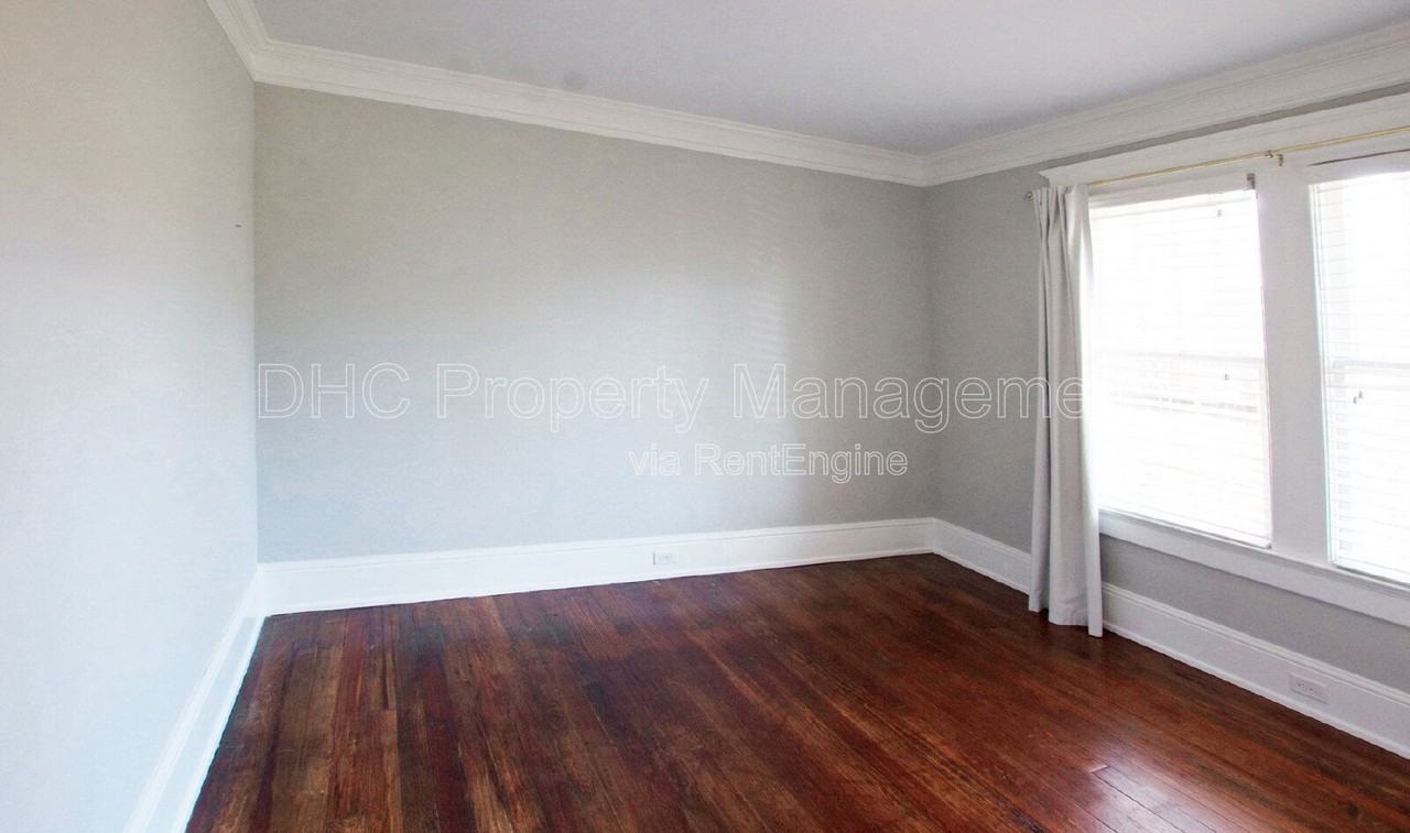 1208 Arkwright Pl Se - Photo 3 of 18