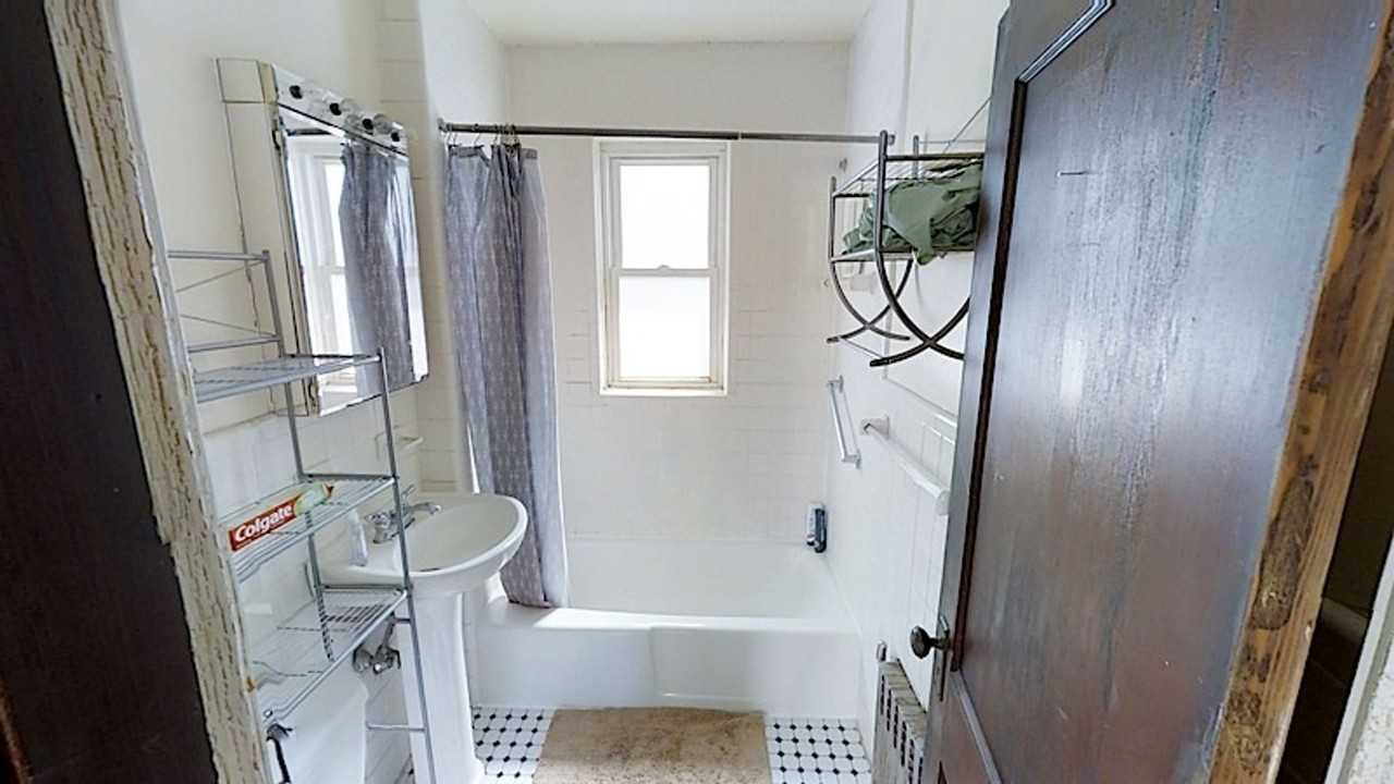 243 Summer St - Photo 7 of 8