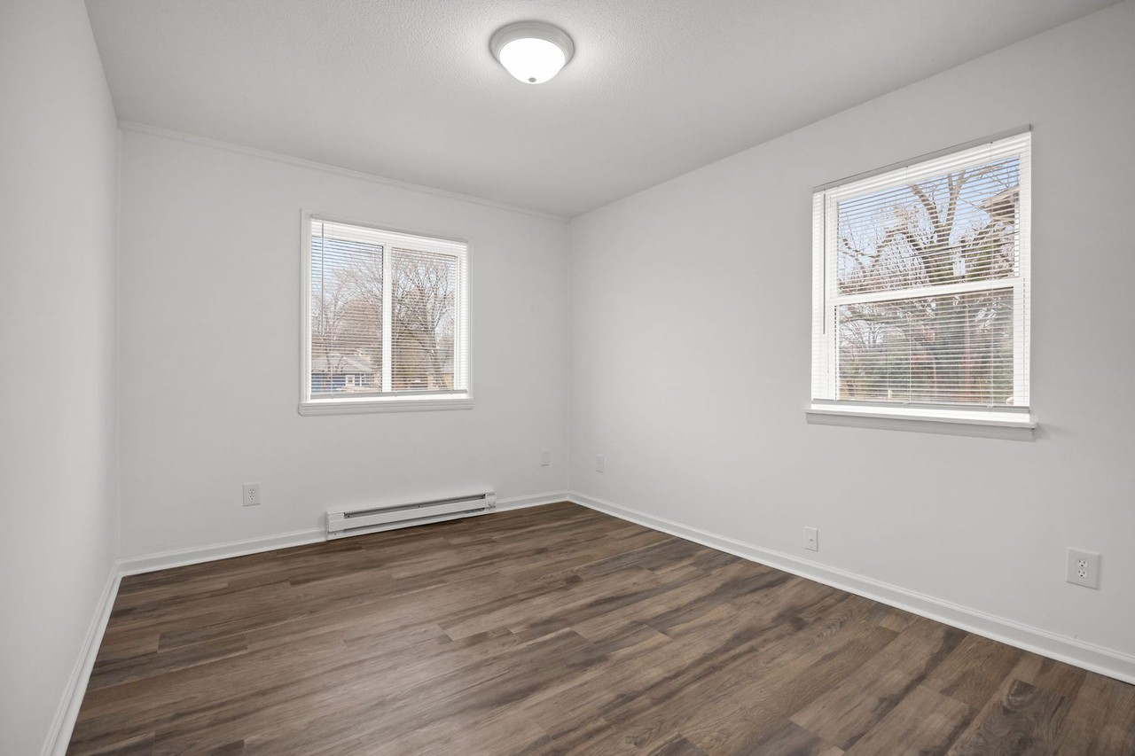 2 Bedroom/ 1 Bath apartment - Photo 5 of 20