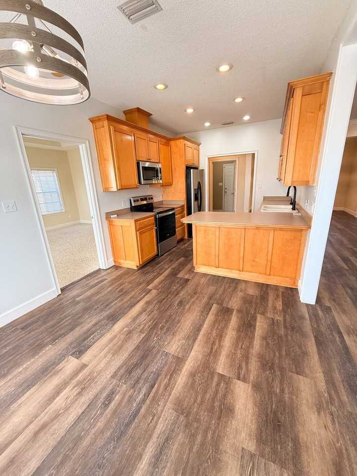 2409 Riverside Dr - Photo 5 of 12