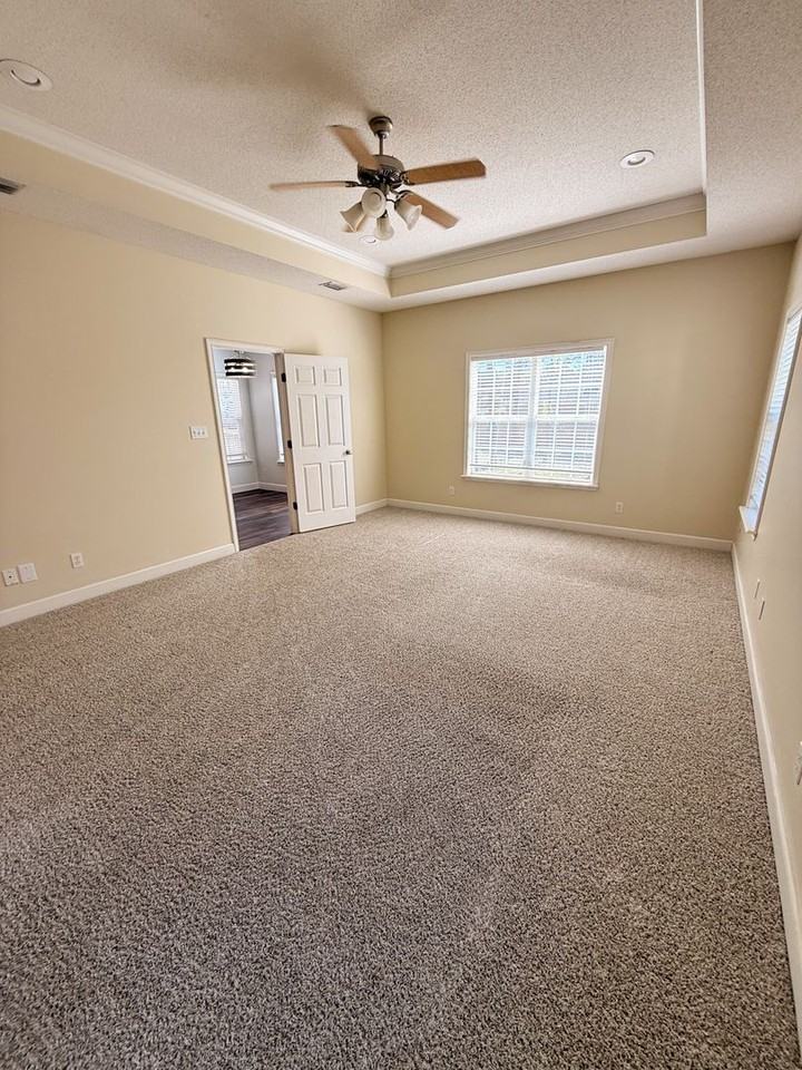 2409 Riverside Dr - Photo 6 of 12