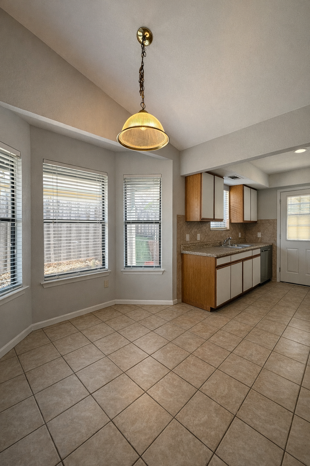 333 Rawhide Loop - Photo 3 of 10