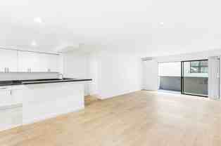 642 N West Knoll Dr - Photo 1 of 1