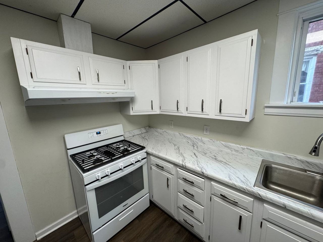 2562 Collis Ave - Photo 2 of 16