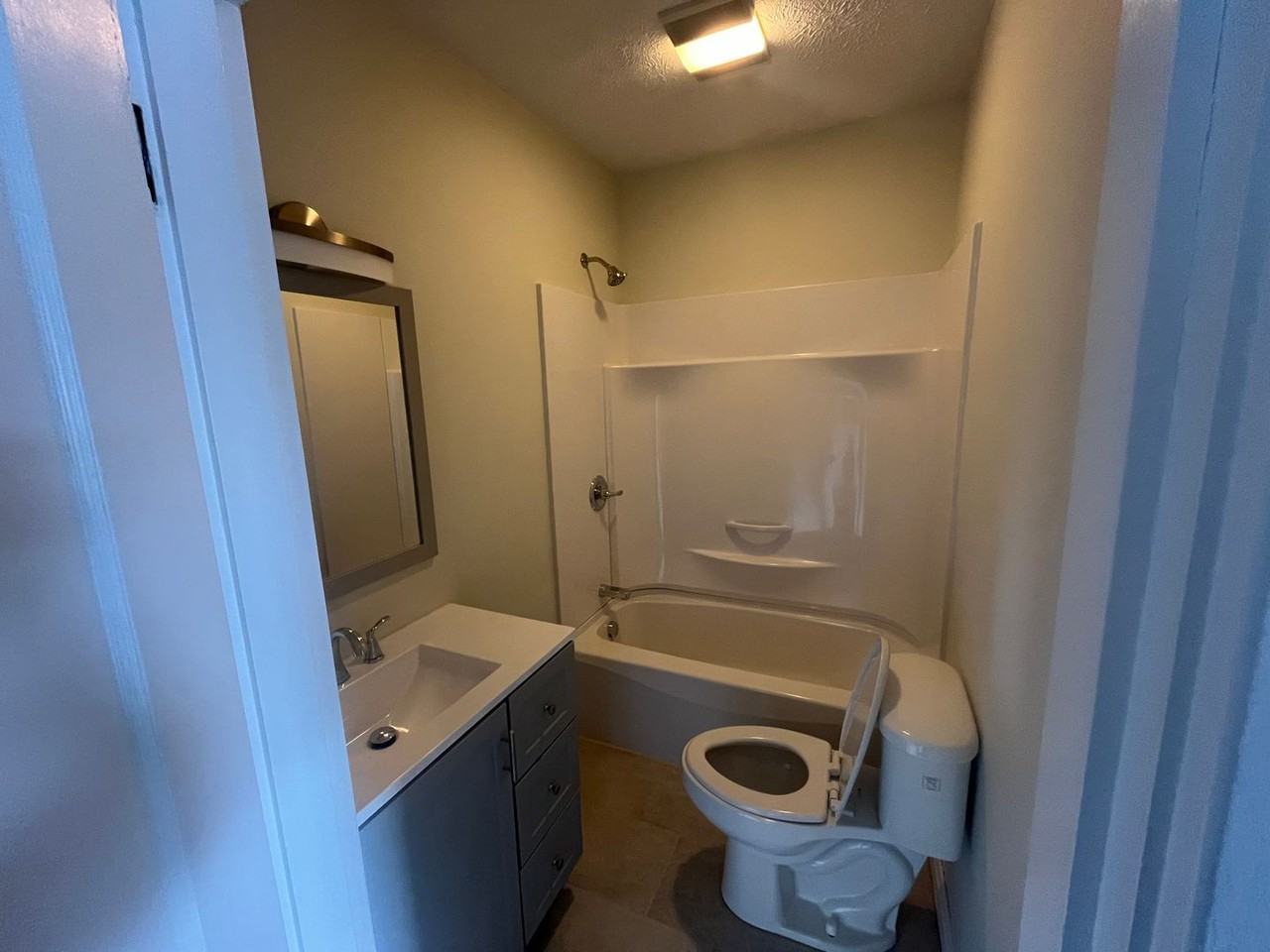 2562 Collis Ave - Photo 7 of 16