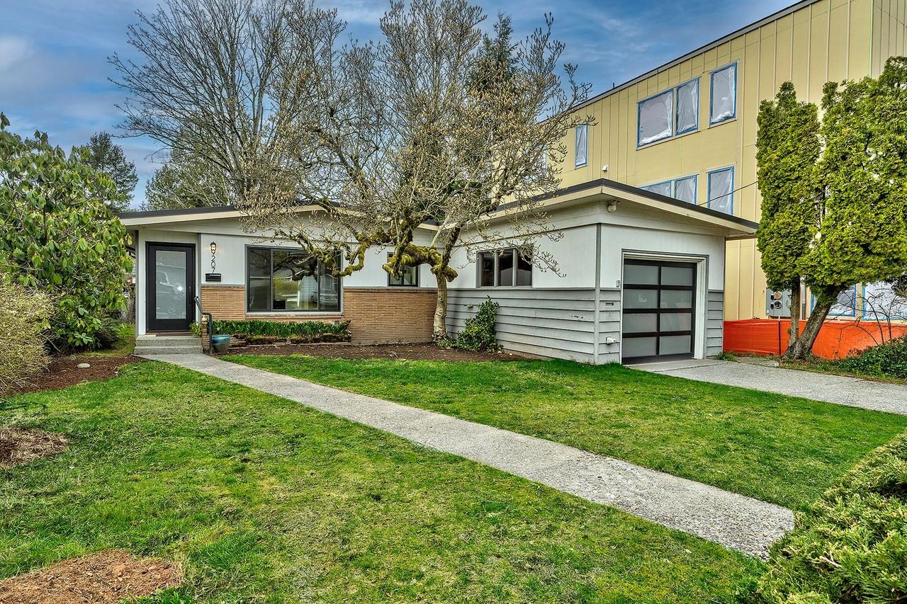 9207 12th Ave Ne - Photo 2 of 15