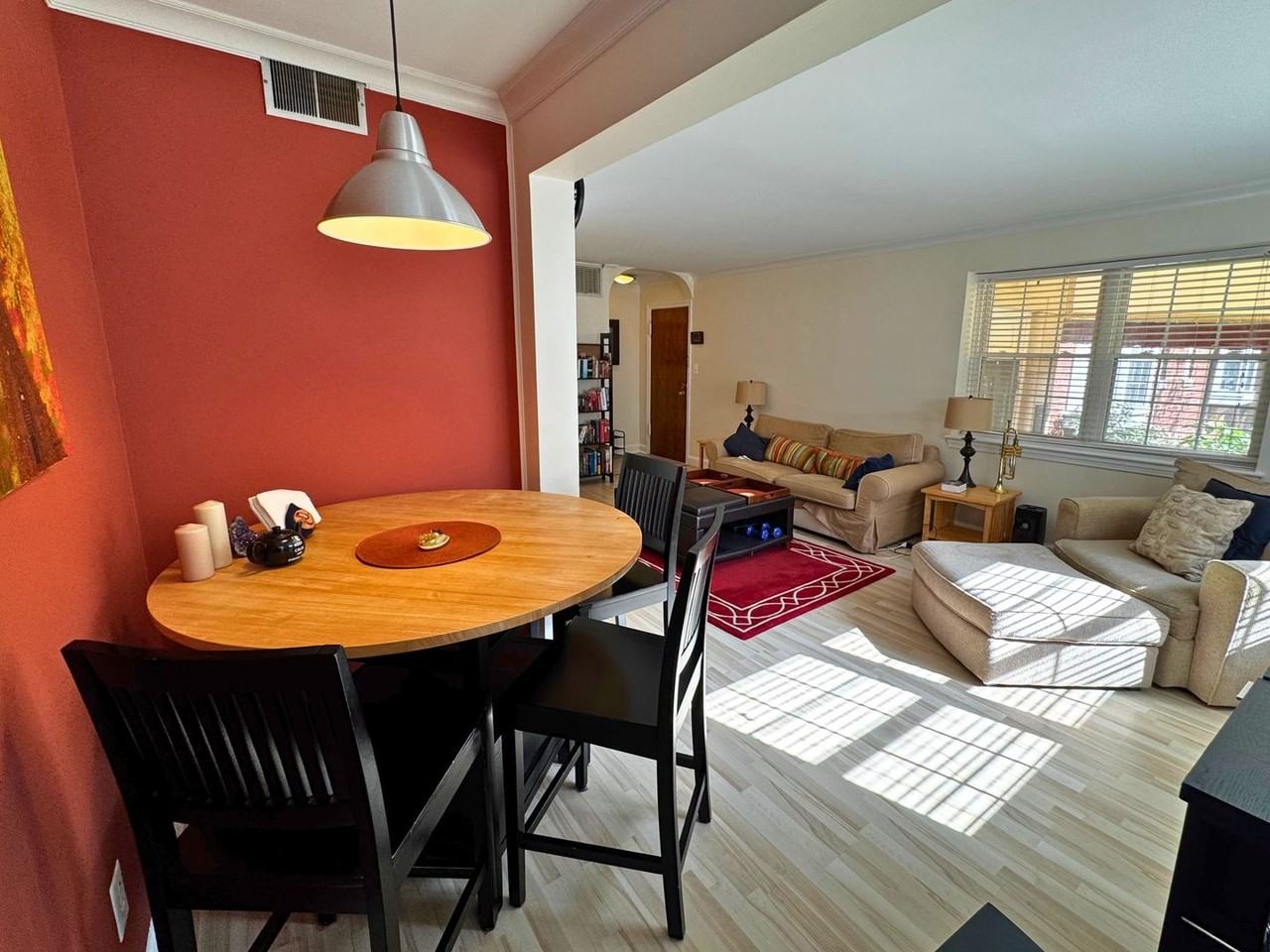 2107 N Scott St - Photo 4 of 18