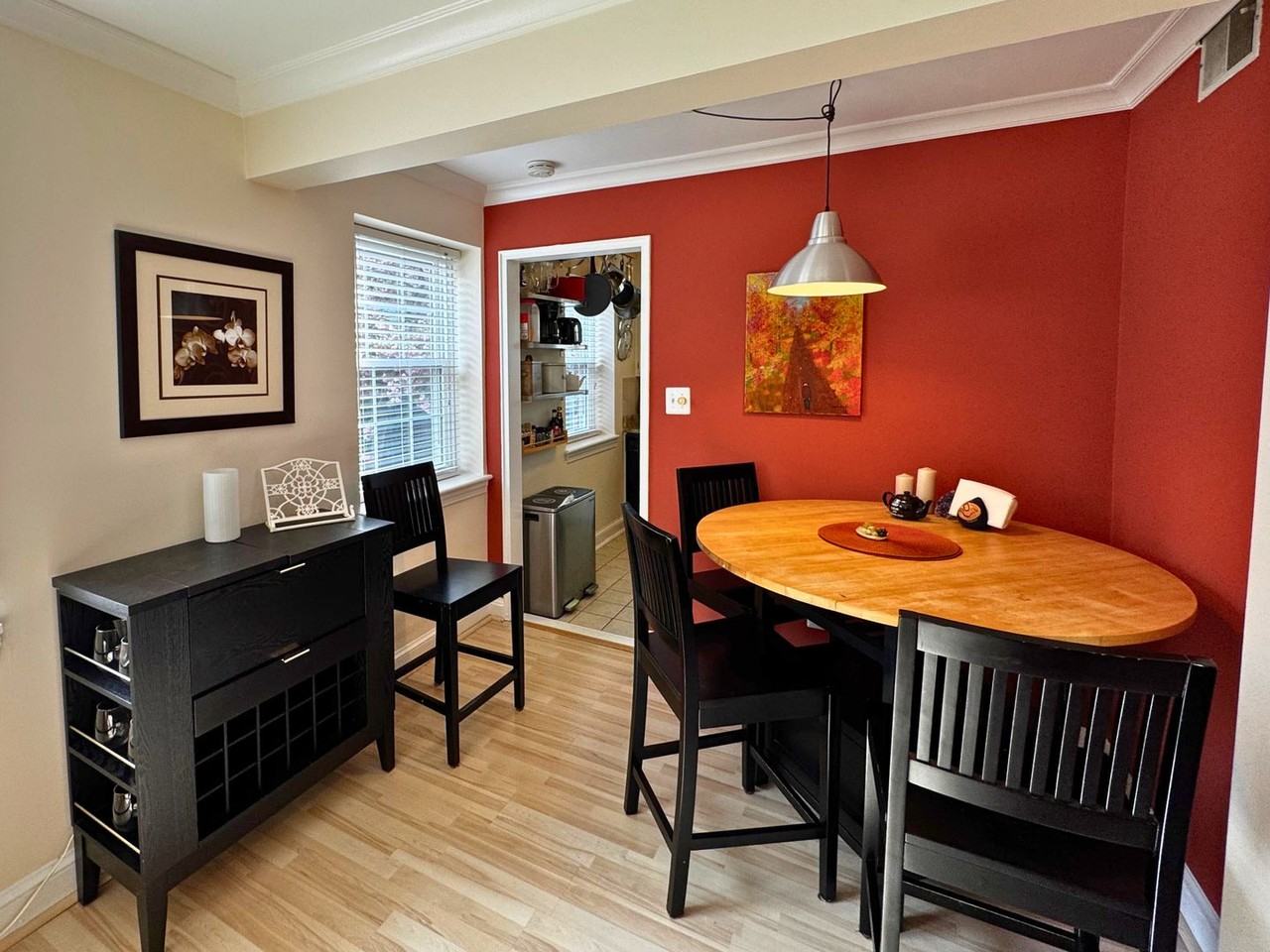 2107 N Scott St - Photo 5 of 18