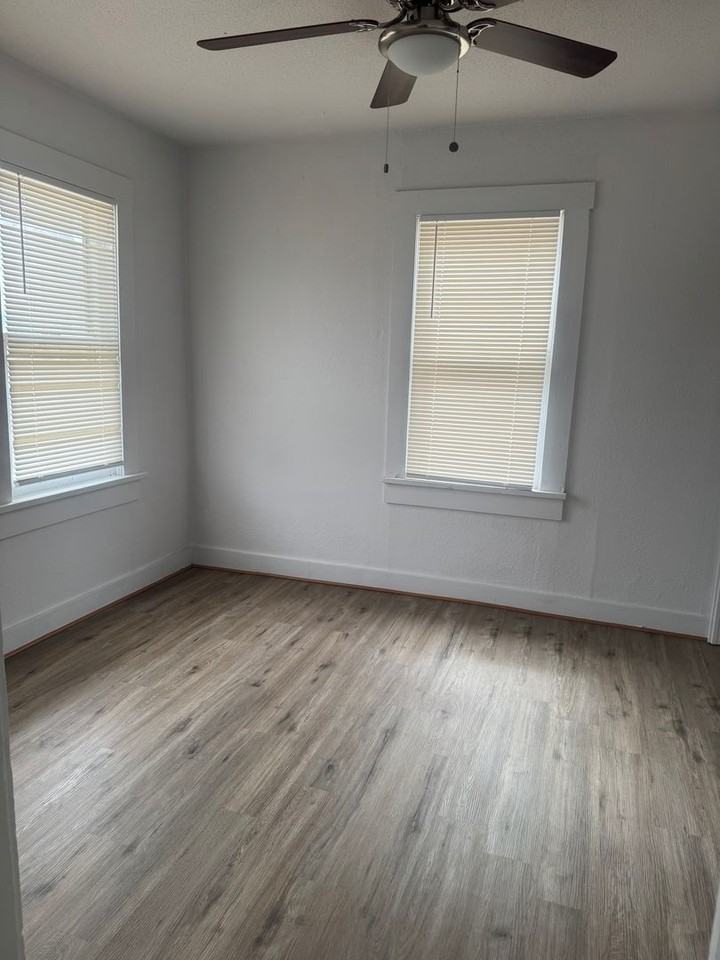 314 S Kentucky St #A - Photo 6 of 12