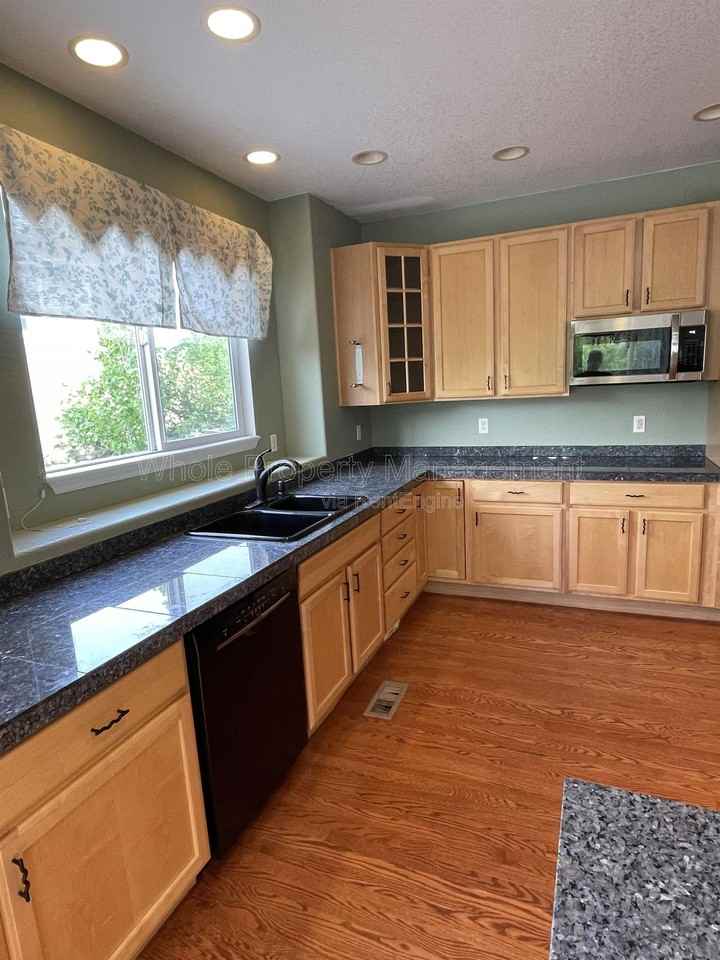 5409 Sage Brush Dr - Photo 2 of 50