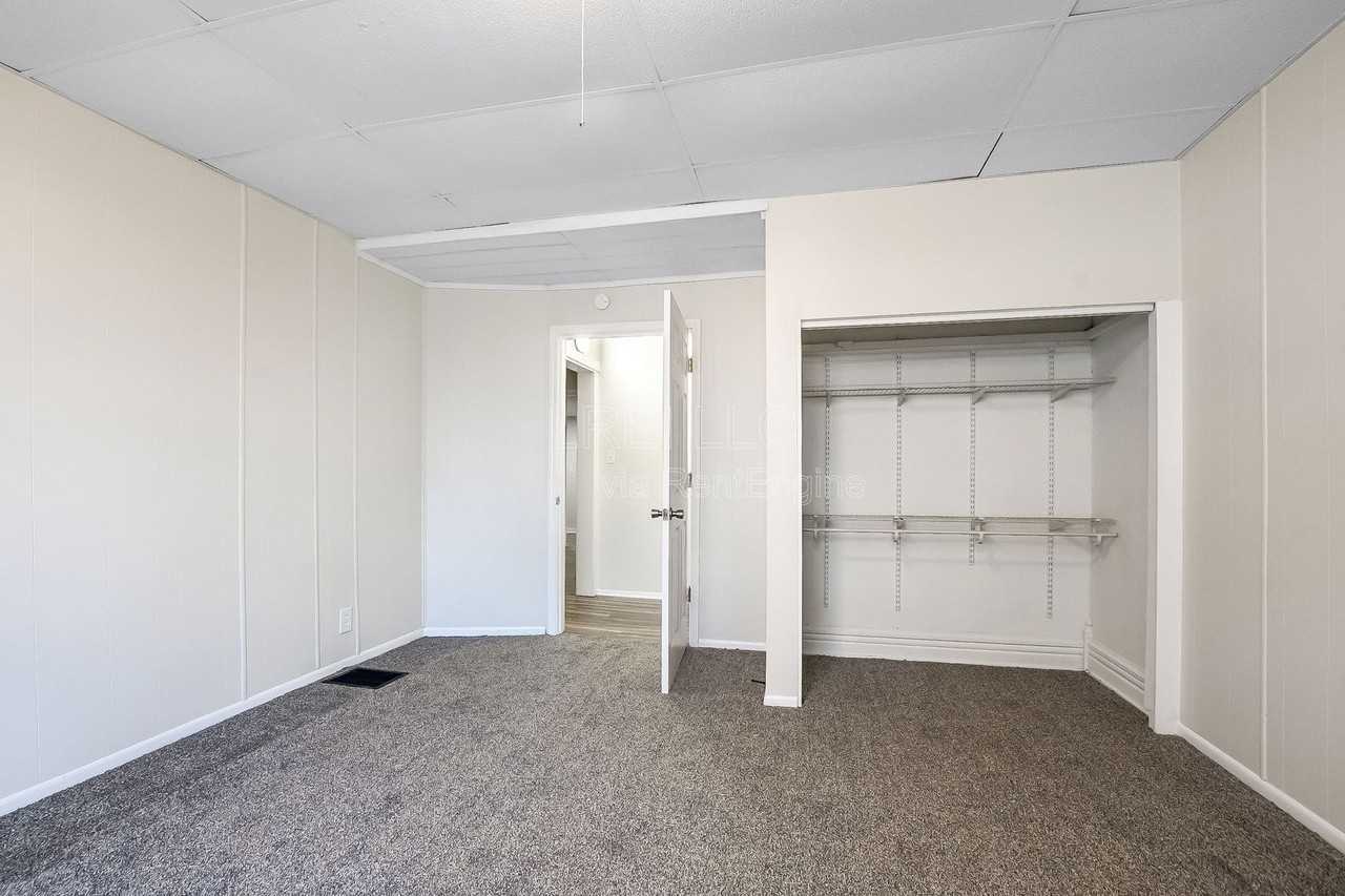 2104 W Burnett Ave - Photo 4 of 14