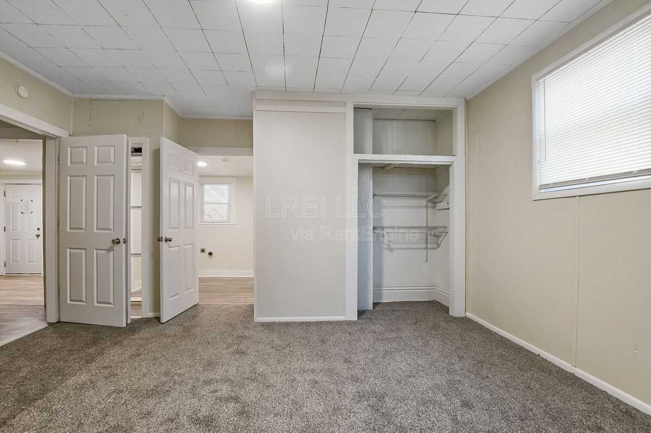 2104 W Burnett Ave - Photo 5 of 14