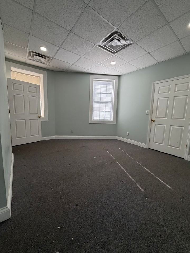 221 S Main St #101 - Photo 5 of 10