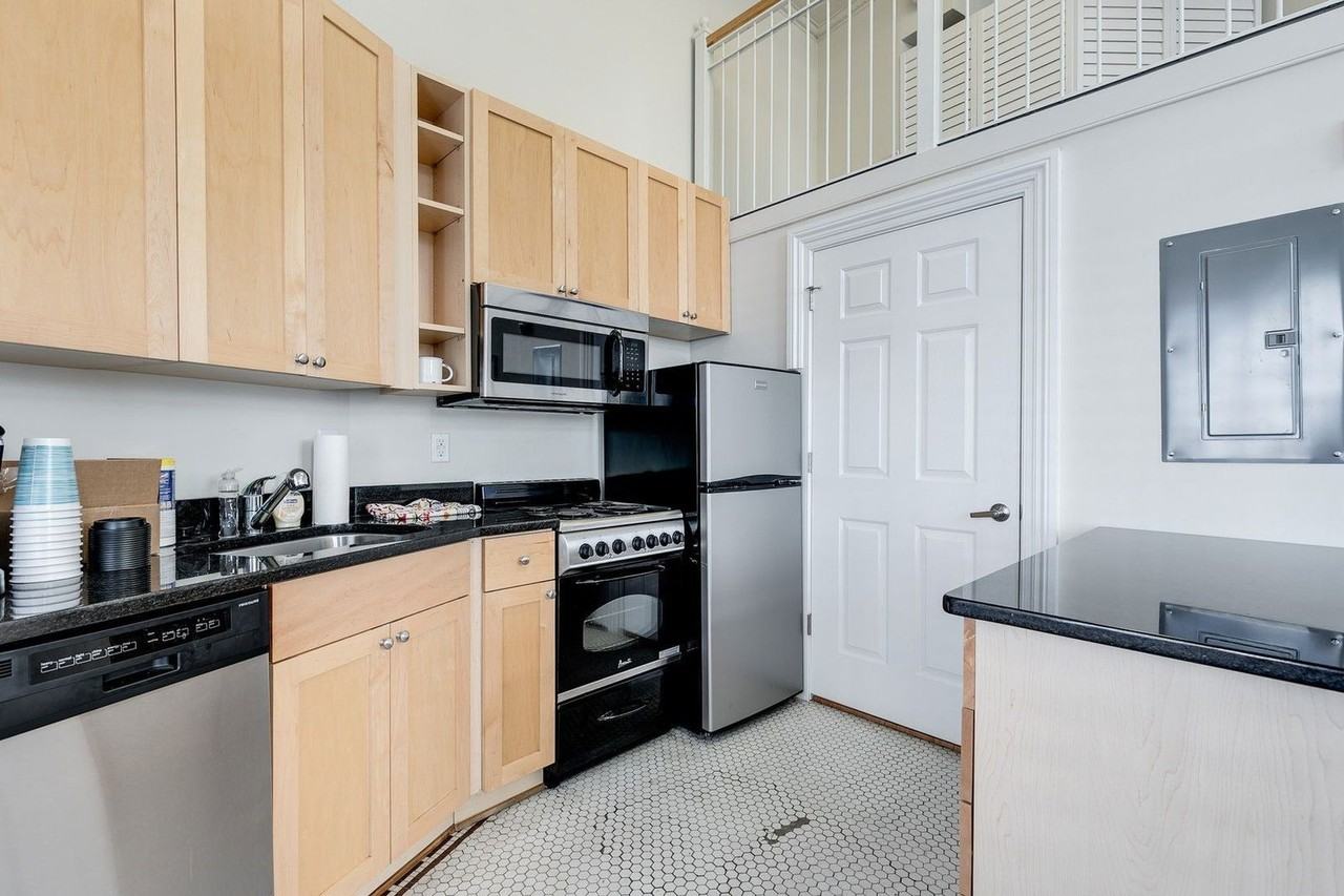 1321 1/2 E Main St - Photo 5 of 14