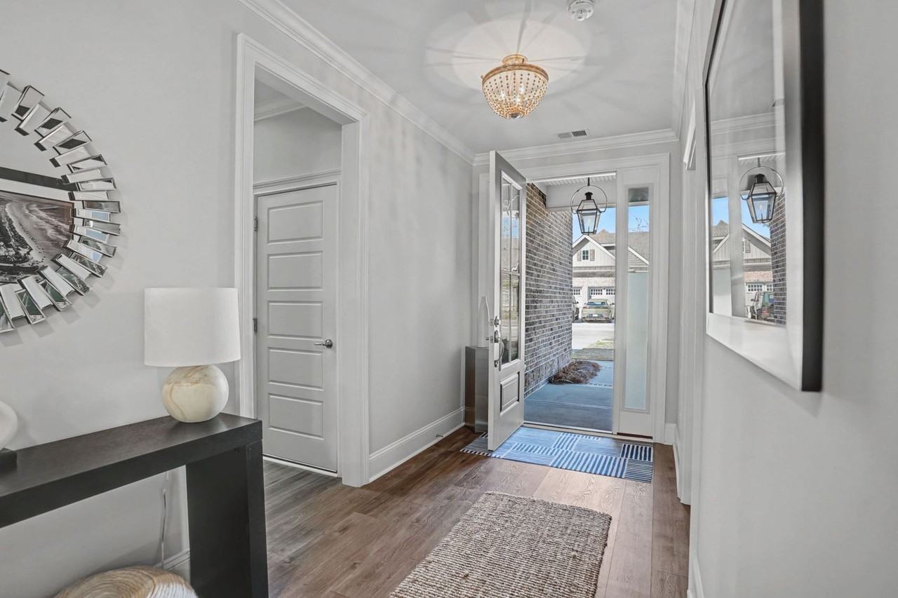 120 Hope Ln - Photo 3 of 38