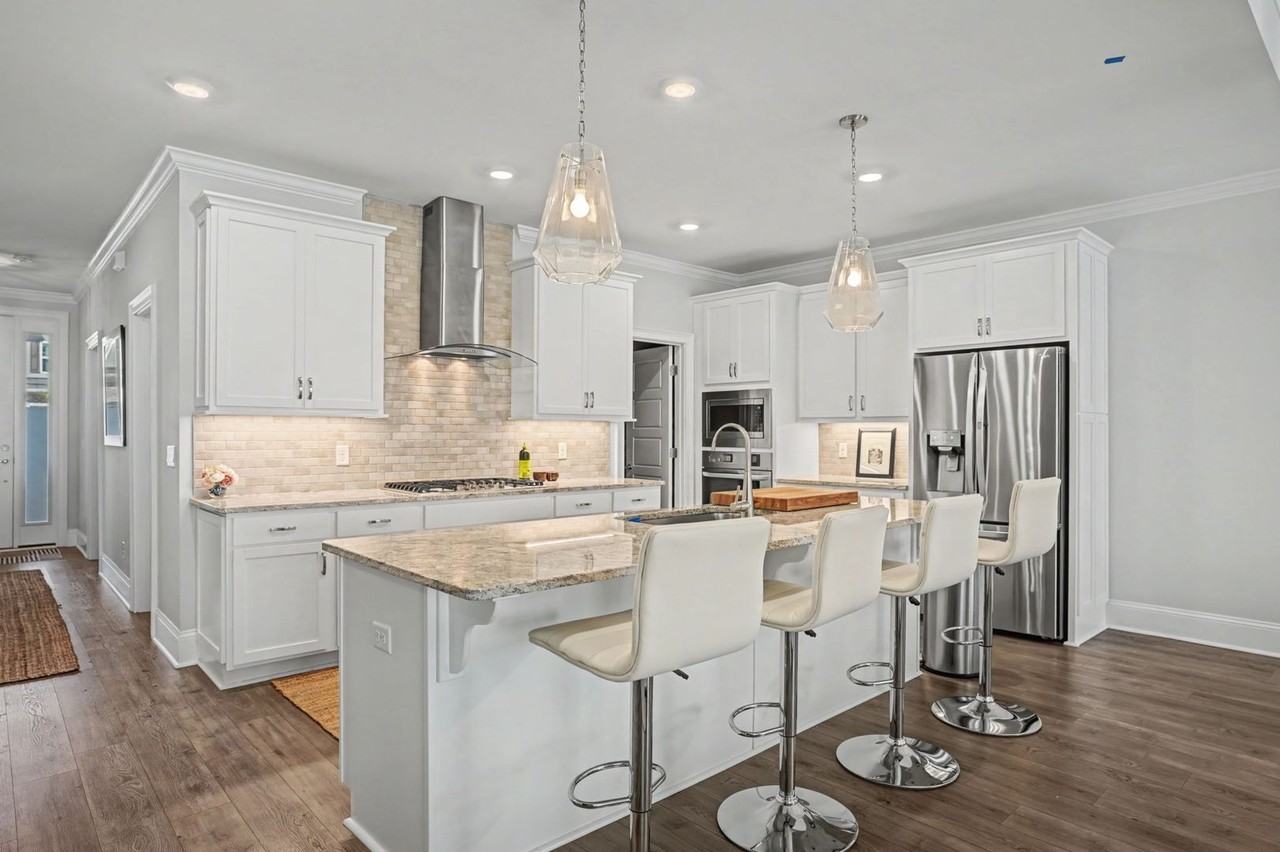 120 Hope Ln - Photo 5 of 38