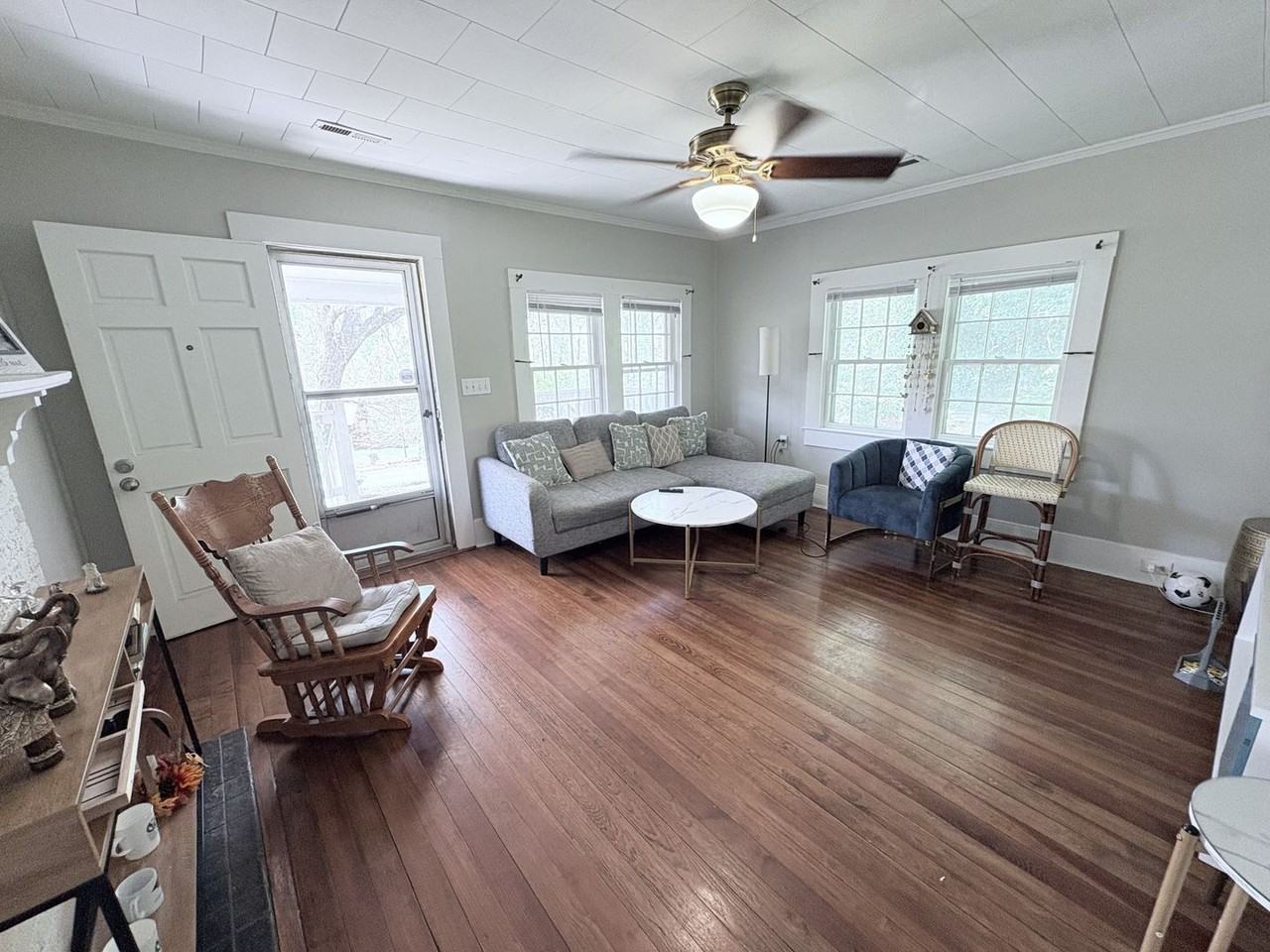 102 Old Central Rd - Photo 2 of 11