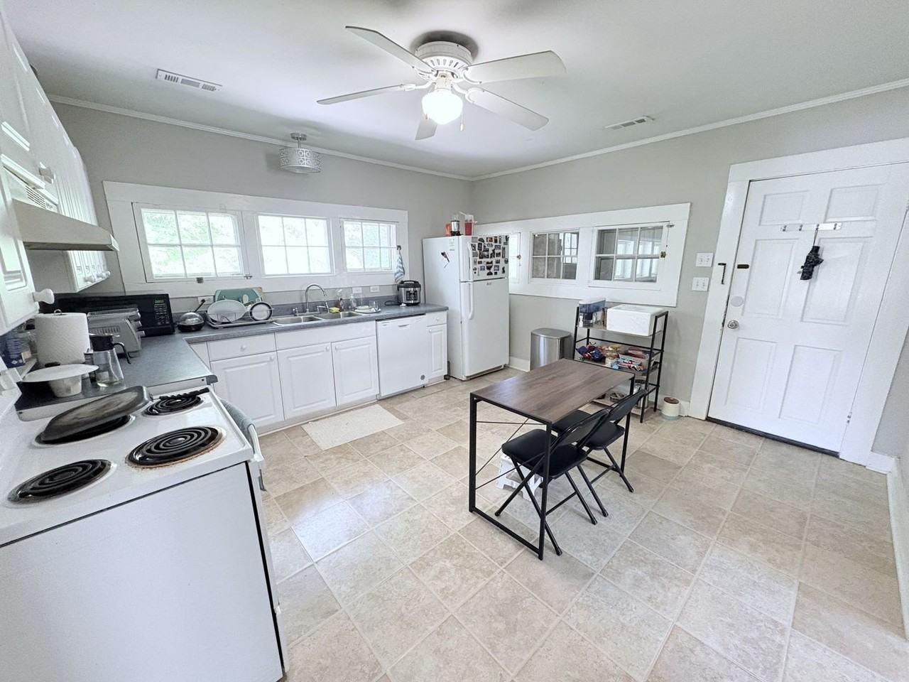 102 Old Central Rd - Photo 4 of 11