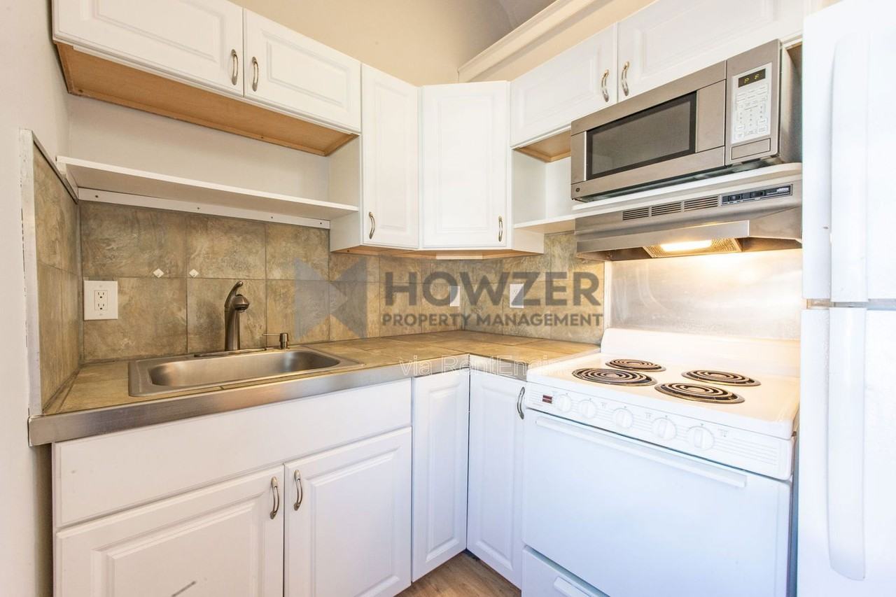 1 Wimbledon Dr #1WIMBLEDON - Photo 5 of 17