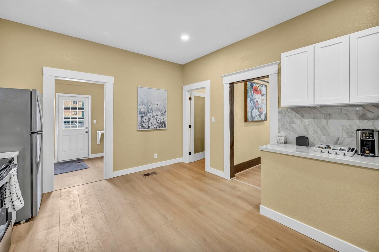 33 W 8th St - Photo 7 of 48