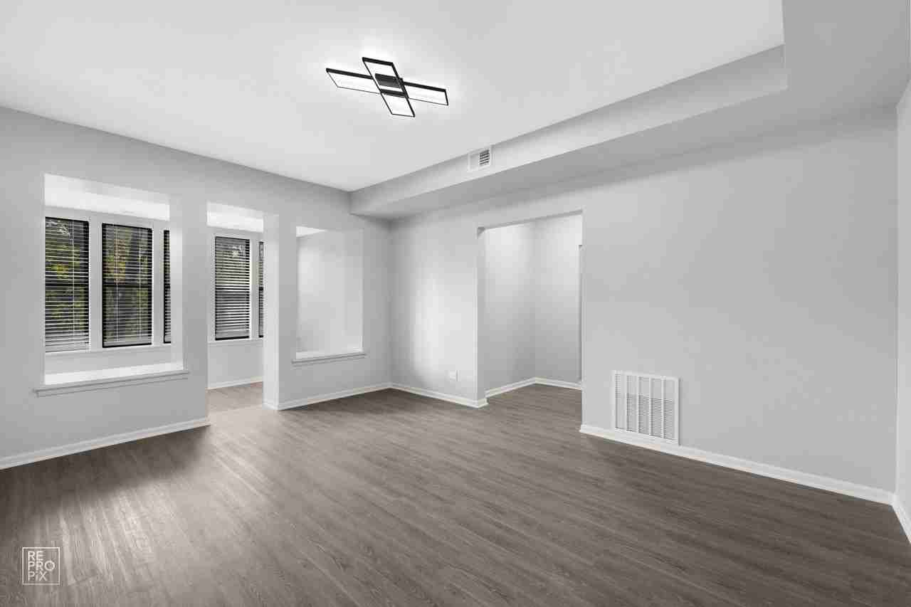 5047 S St Lawrence Ave 600 E 51st St Chicago, IL 60615 - Photo 4 of 44