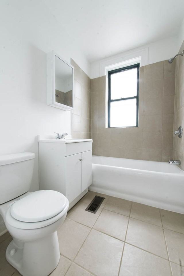 7201 S Calumet Ave 345 - Photo 2 of 21