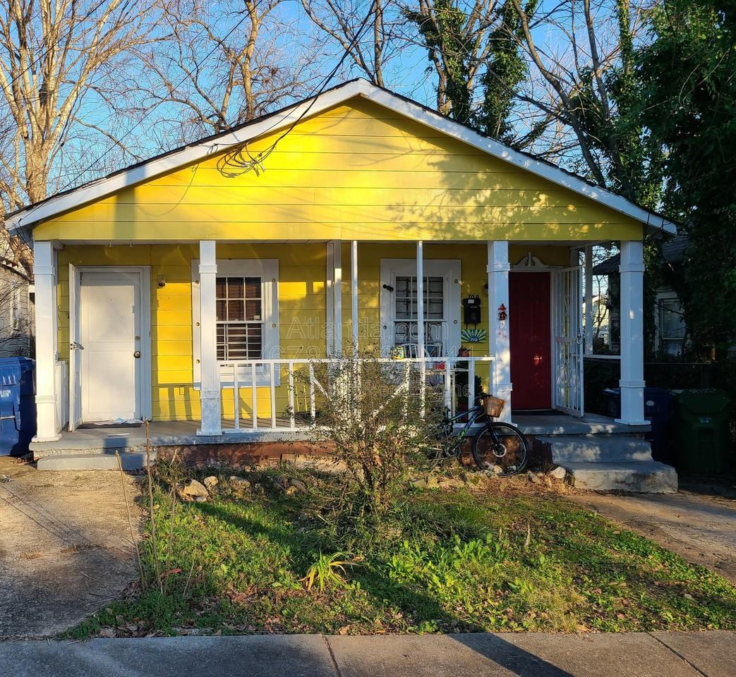 70A Chester Ave Se - Photo 2 of 12