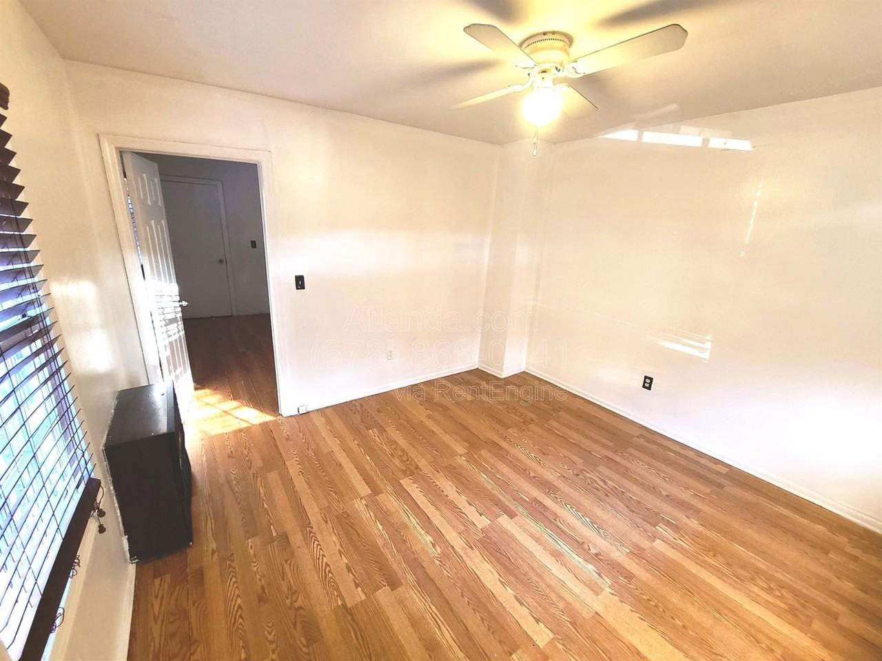 70A Chester Ave Se - Photo 4 of 12