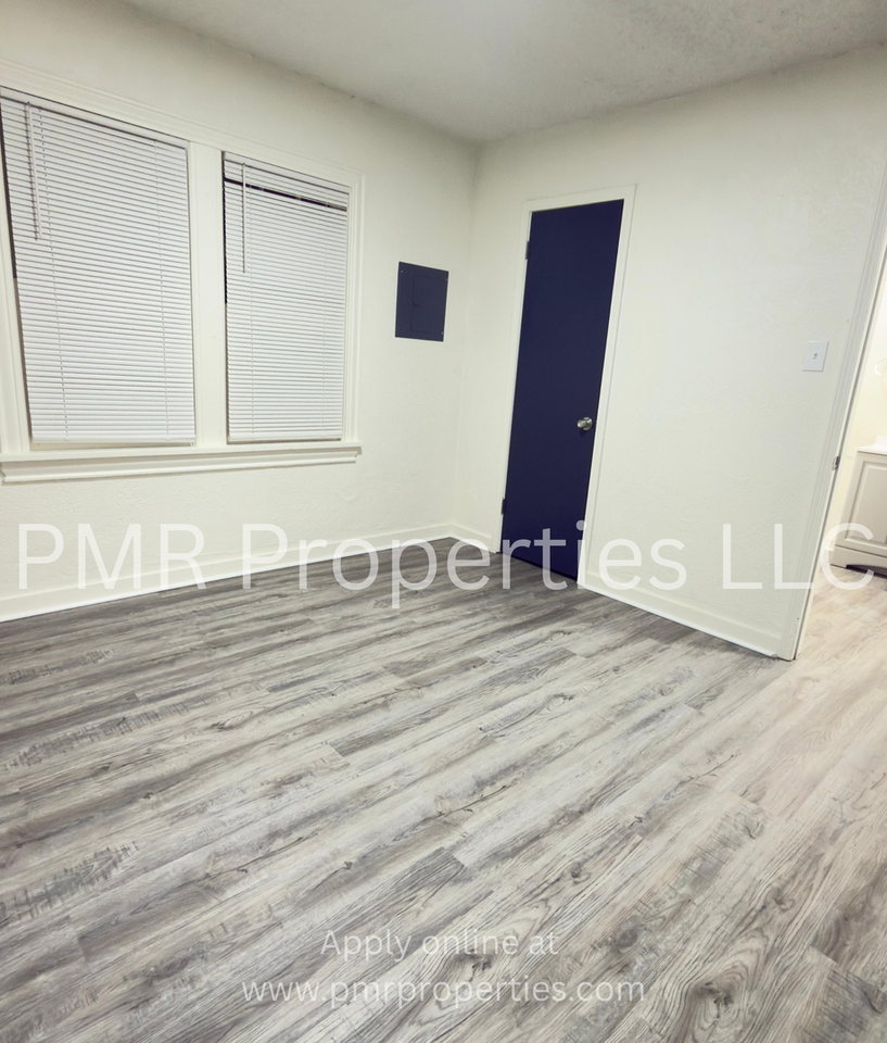 1506 Nw 13th St - Photo 2 of 11