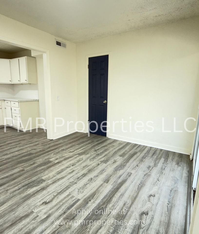 1506 Nw 13th St - Photo 3 of 11