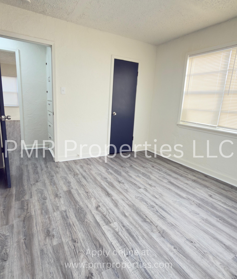 1506 Nw 13th St - Photo 4 of 11