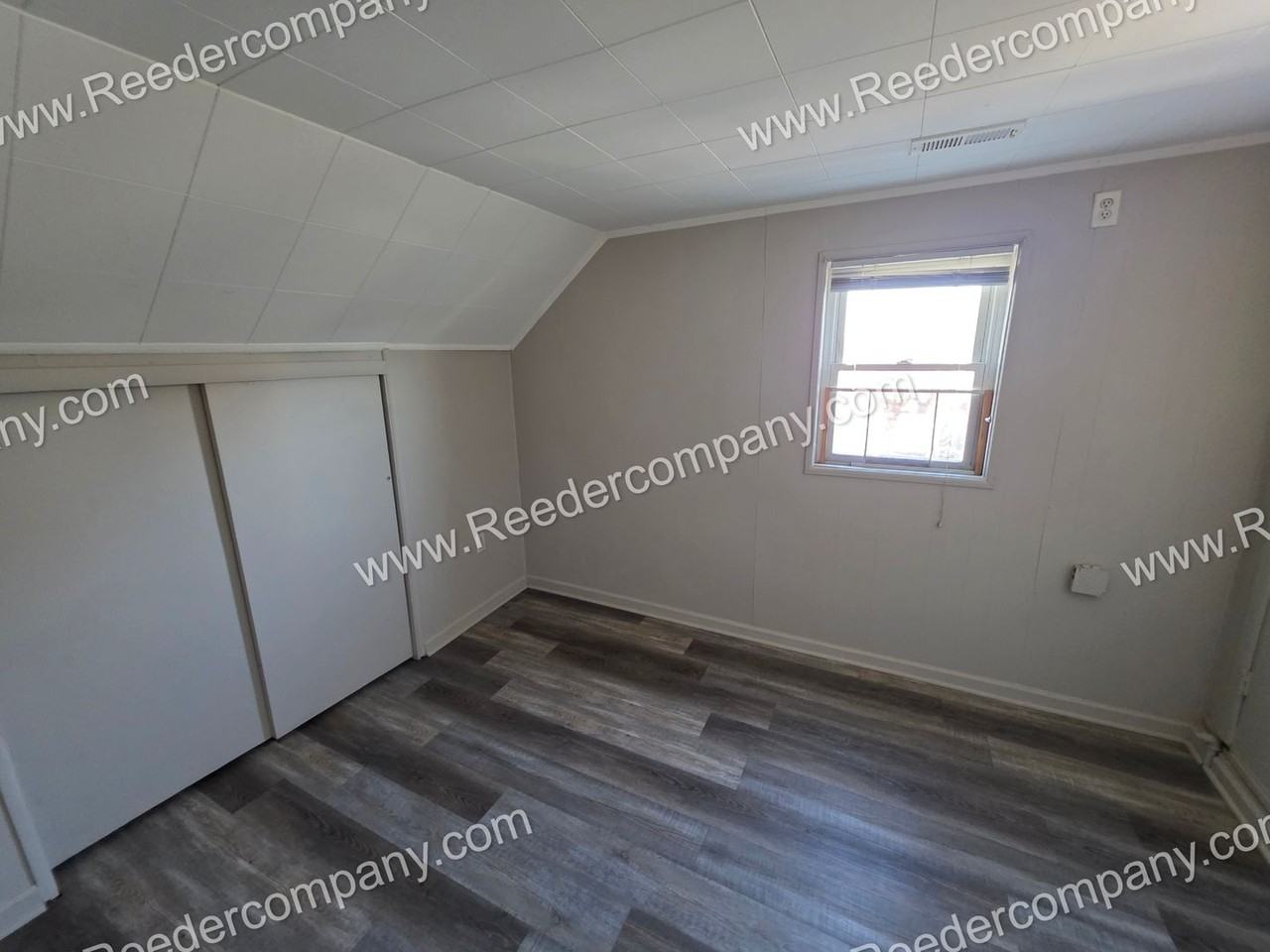 1533 John St - Photo 7 of 9