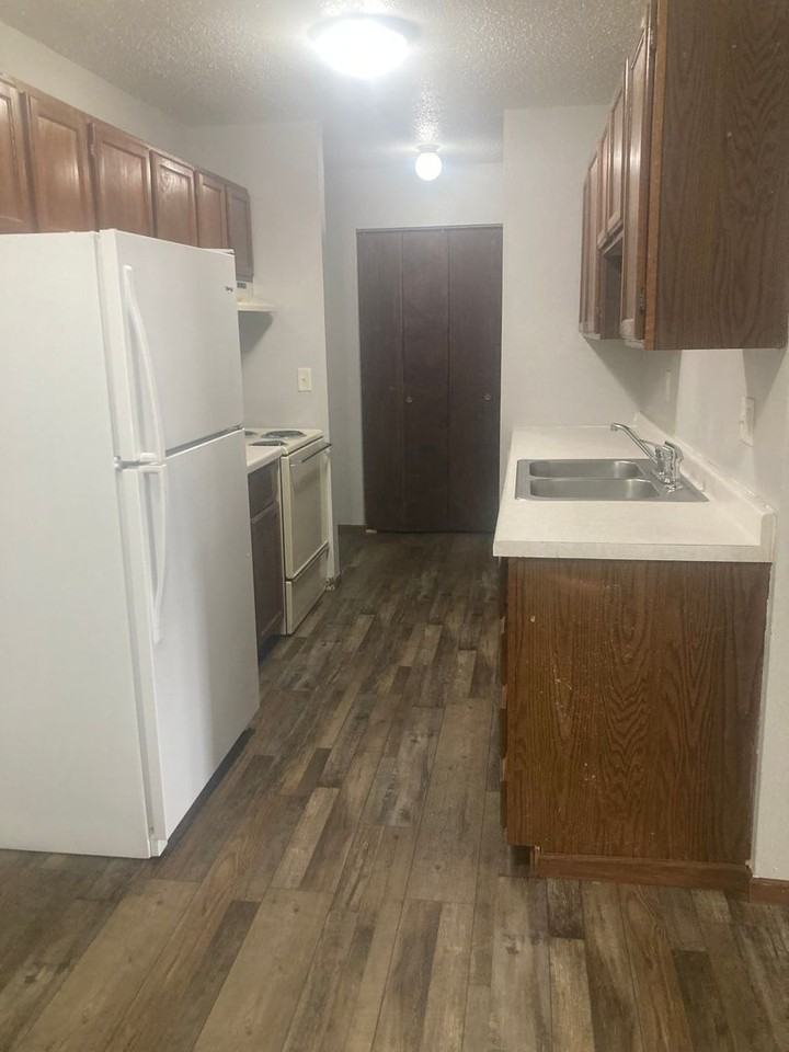 2715 Hawken St - Photo 2 of 10