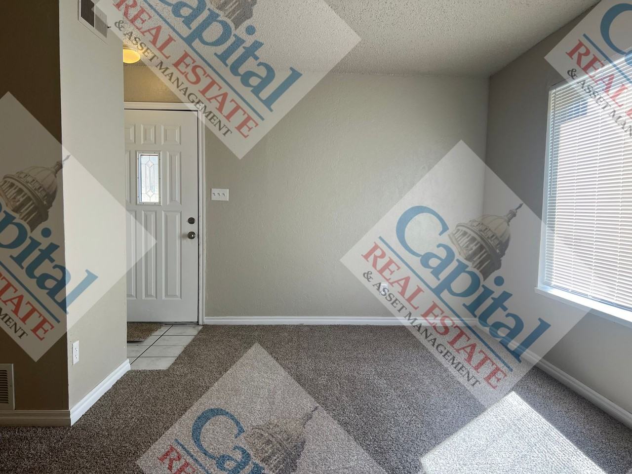 1817 Beaumont Dr - Photo 4 of 31