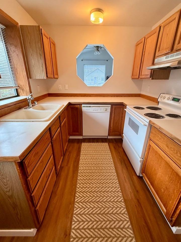 2208 King St - Photo 2 of 23