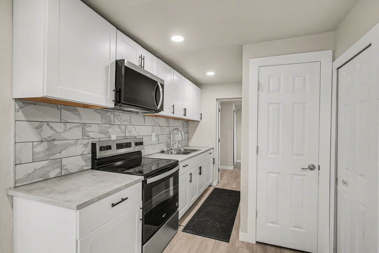 2502 E Dale St - Photo 7 of 17