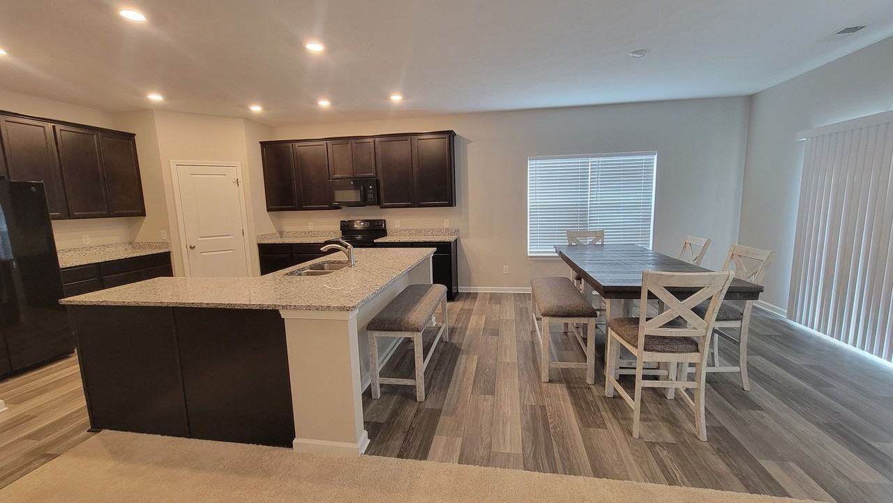 16951 Meander Way - Photo 6 of 30