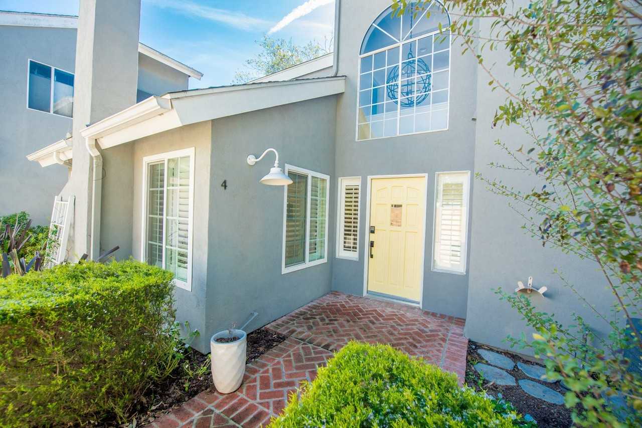 2626 Santa Ana Ave - Photo 3 of 37