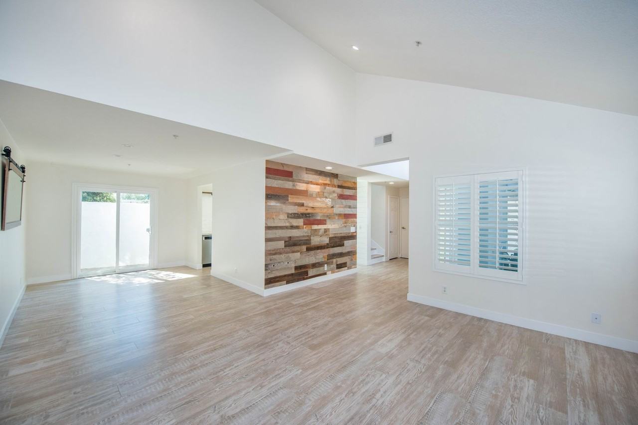 2626 Santa Ana Ave - Photo 7 of 37