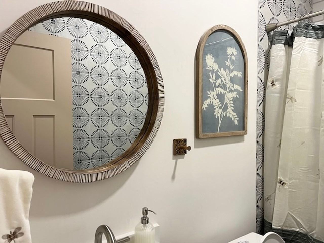 2410 Clark St - Photo 5 of 6