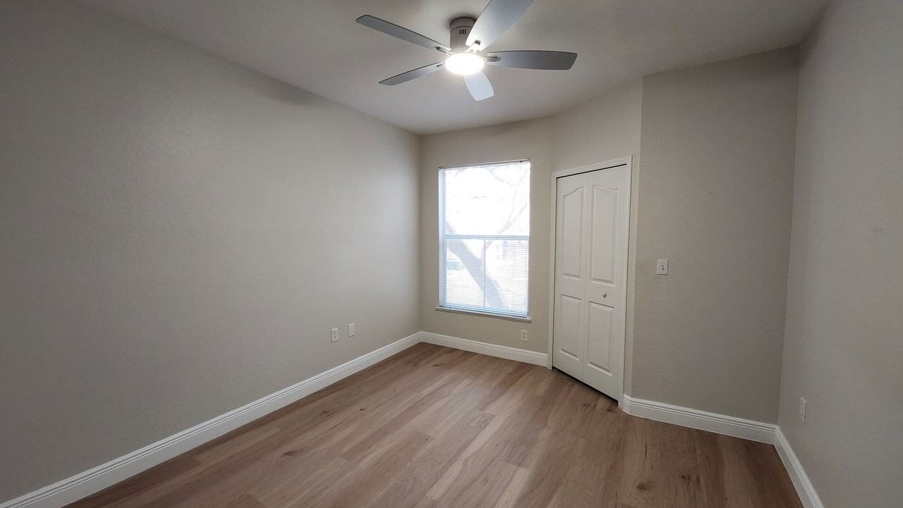 5813 Legacy Crescent Pl #203 - Photo 5 of 18