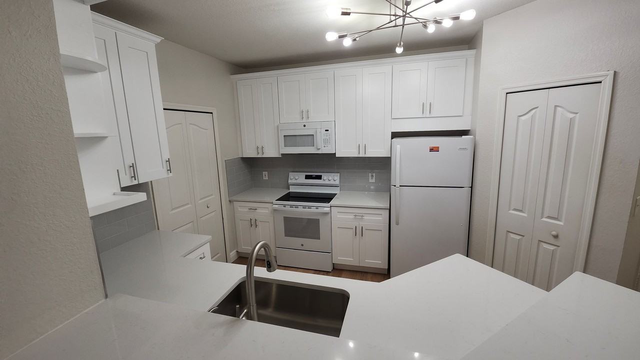 5813 Legacy Crescent Pl #203 - Photo 7 of 18