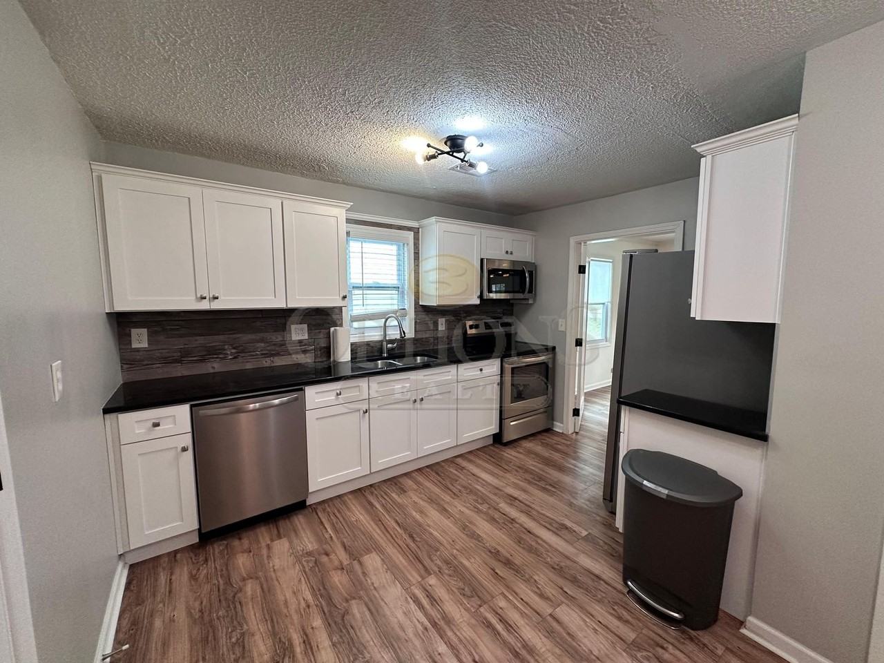 1251 Elizabeth Ave Sw - Photo 5 of 23