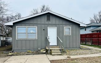 705 W 12th St - Photo 1 of 1