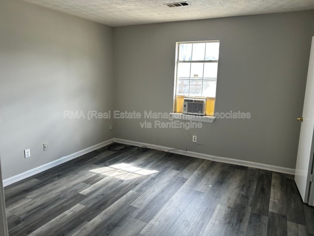 411 E Central Ave - Photo 4 of 5