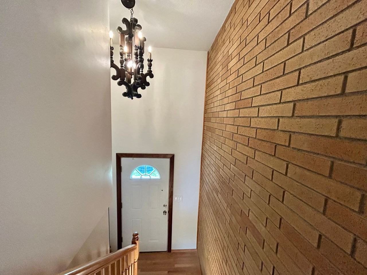 3222 Mcleod Rd - Photo 2 of 30