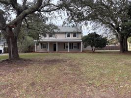 featured image of 720 Valparaiso Blvd