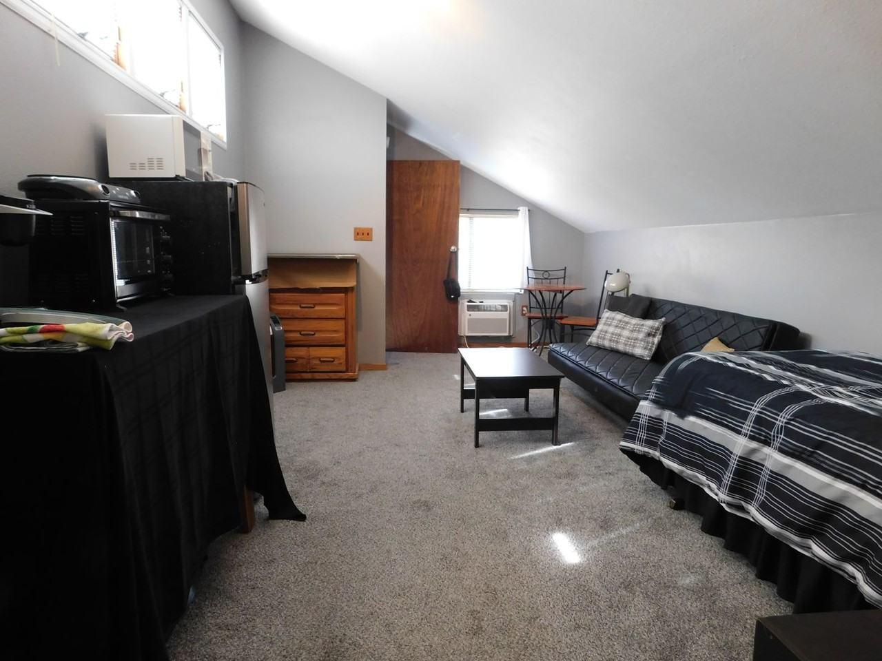 1911 Wingate Dr - Photo 3 of 16