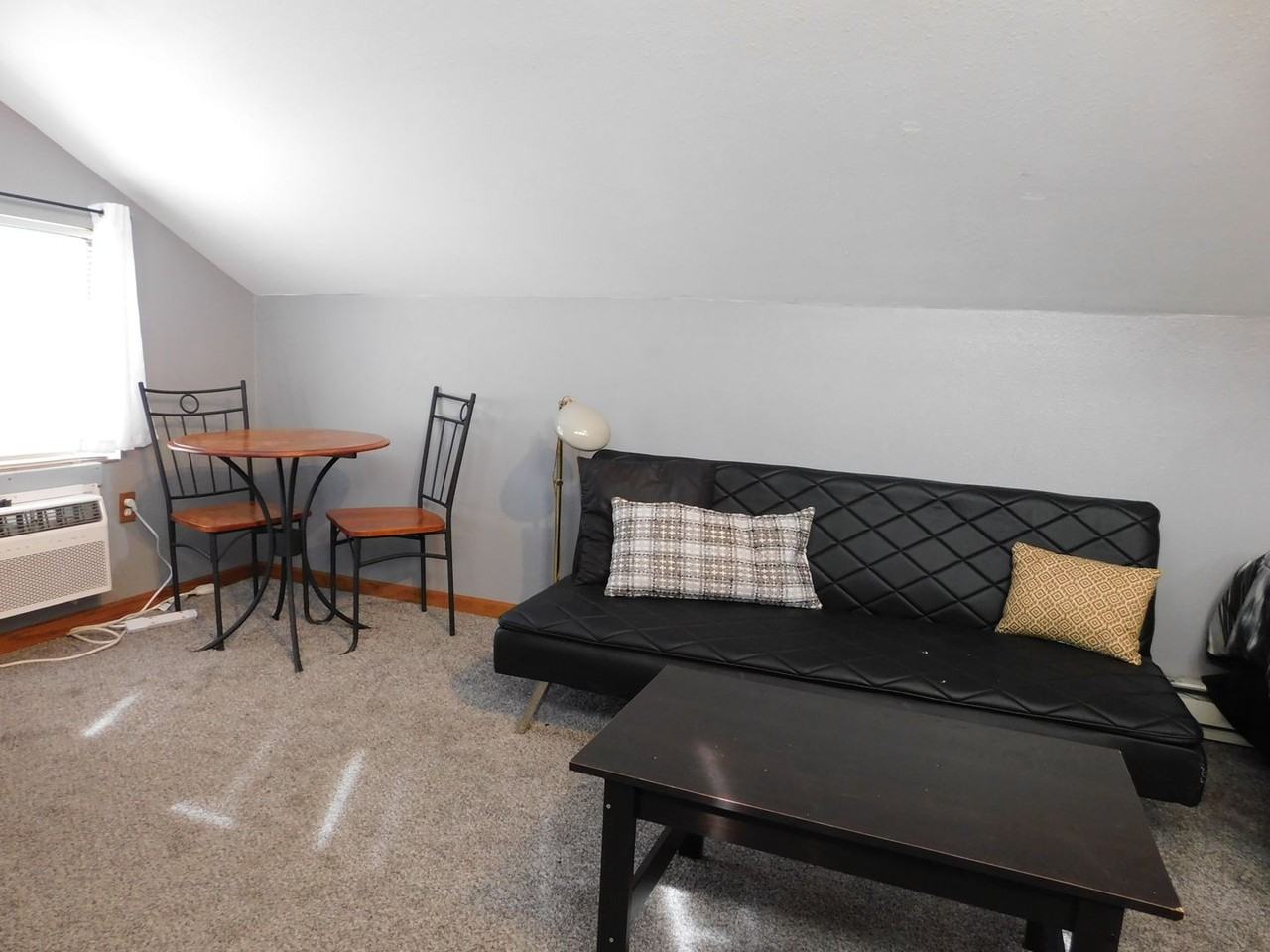 1911 Wingate Dr - Photo 4 of 16